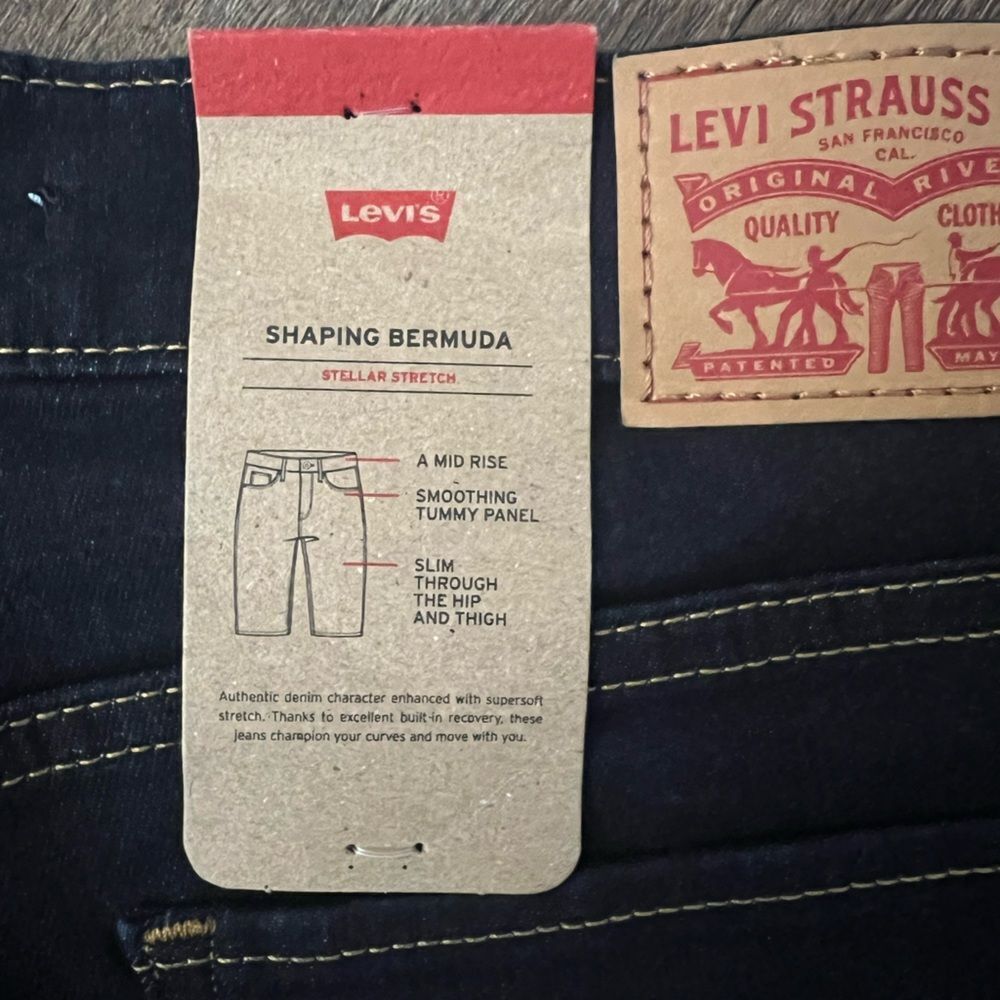 Levi's Shaping Bermuda Shorts- Size 29 - Picture 4 of 9